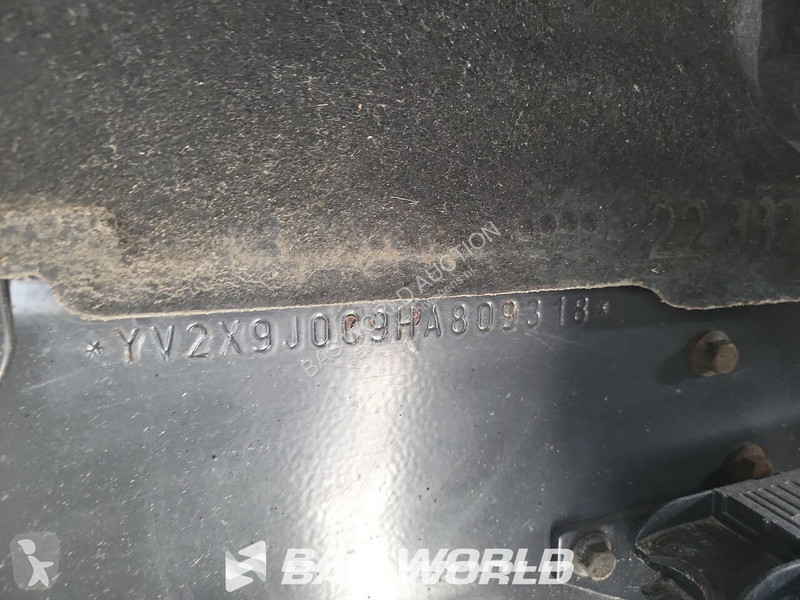 Грузовик Volvo 330