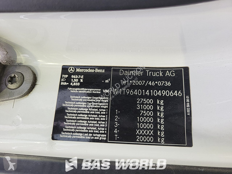 Грузовик Mercedes 2636