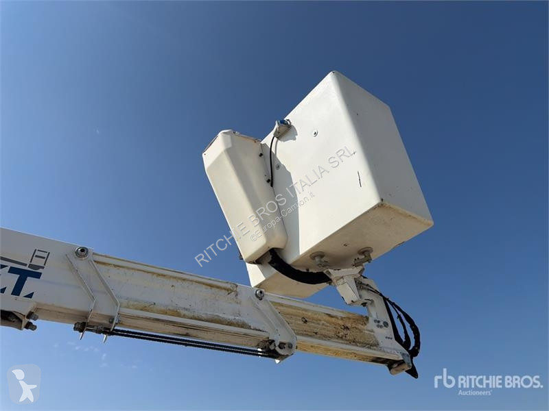 Camion Iveco 19-8,5 HQ 19 m on Iveco 35-140...