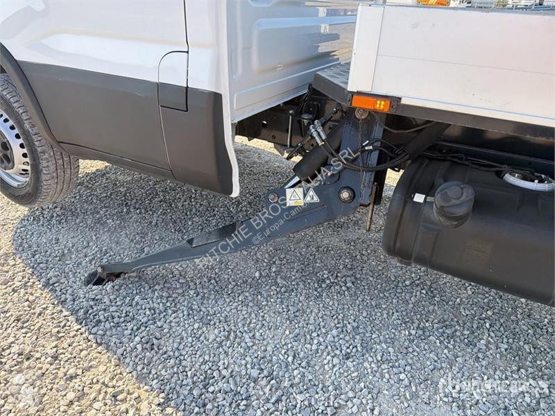 Camion Iveco 19-8,5 HQ 19 m on Iveco 35-140...