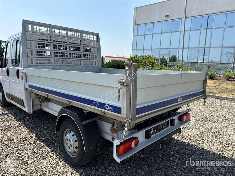 Camión Opel 2.2 103 KW DOKA Crew Cab Dump Truck