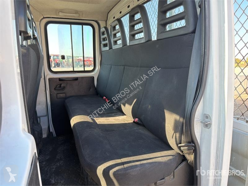 Furgoneta Iveco 35C17 Crew Cab Flatbed Truck