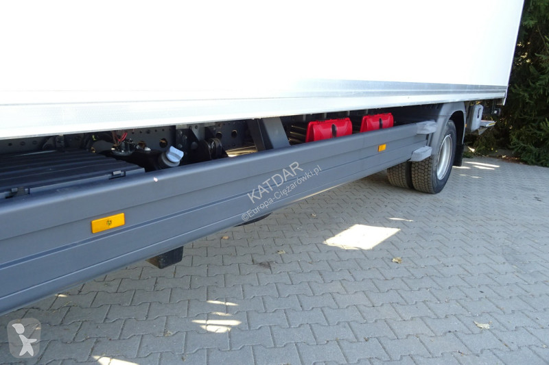 Camion Mercedes 1221 Euro 6 kontener 18 palet...