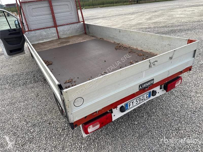 Camión Volkswagen CRAFTER 35 Flatbed Truck