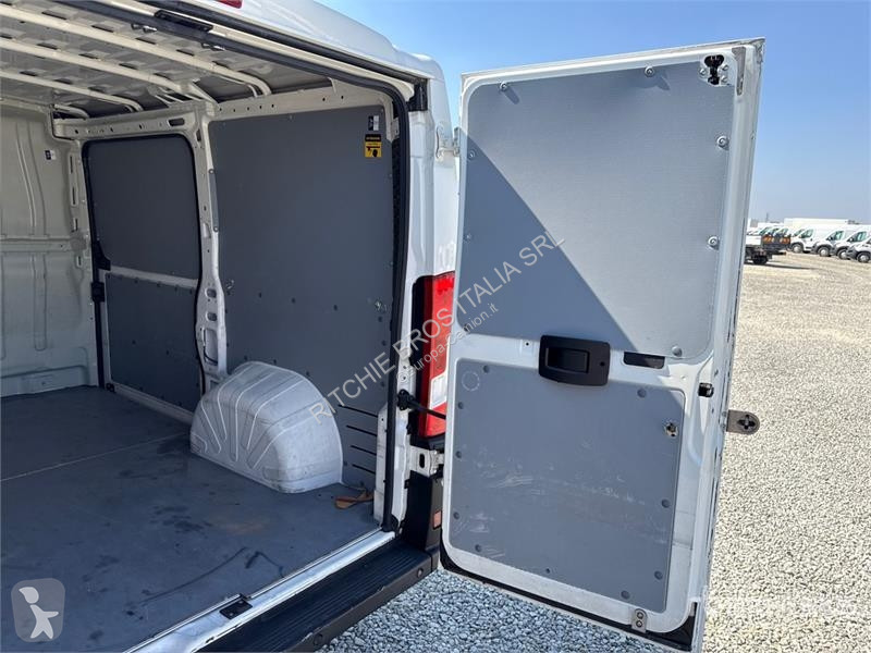 Camión Peugeot 333 L1H1 2.2 BLUEHDI 140CV SeS...