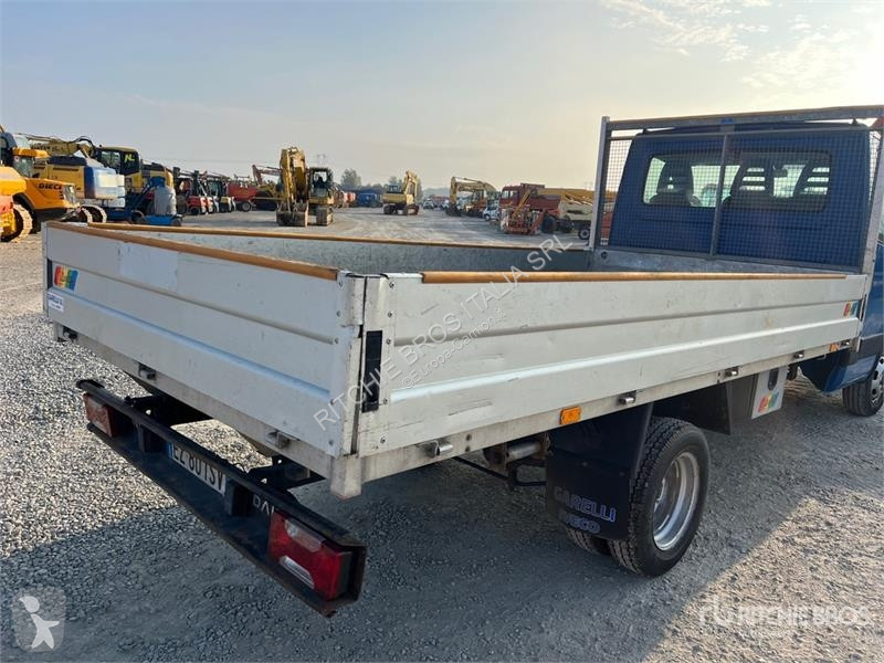 Camion Iveco 35C11 Flatbed Truck
