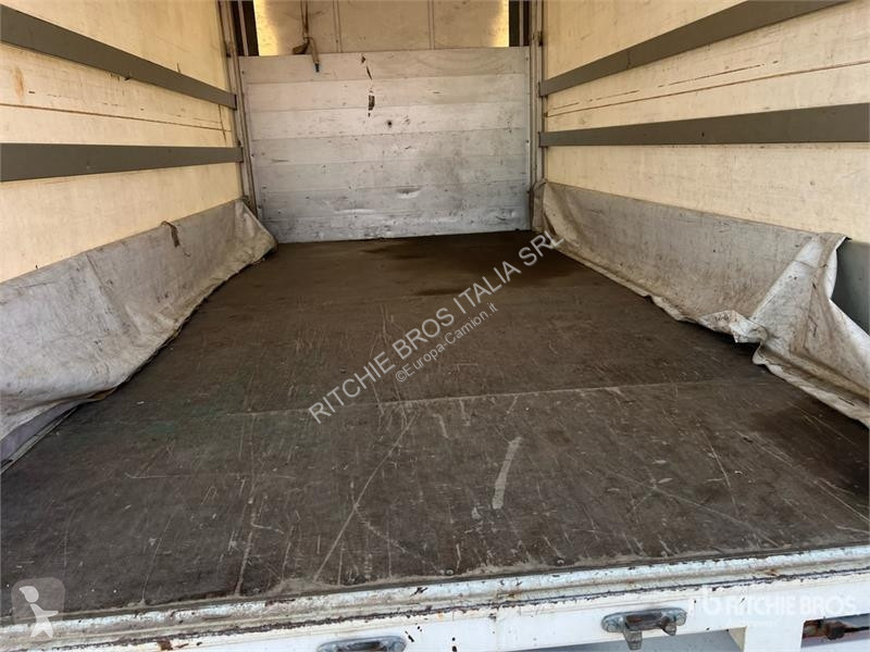 Camião Nissan NV400 P/M Curtain Side Truck