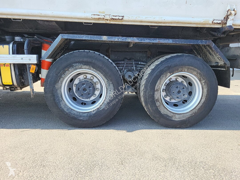 Camião Scania 400