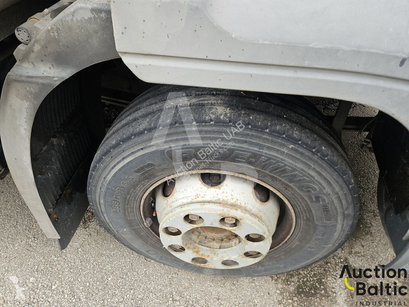 Volvo FL612 truck