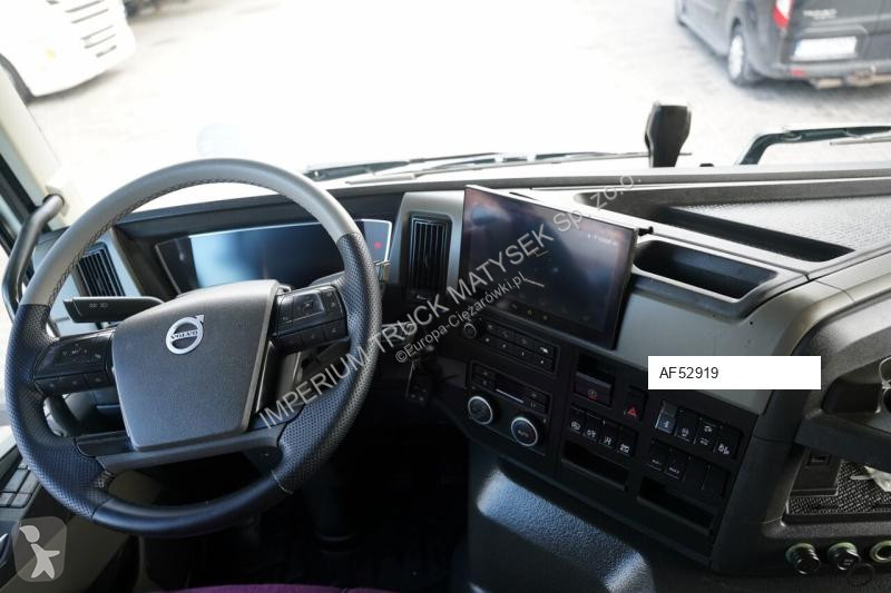 شاحنة Volvo / PRZYCZEPA / CHŁODNIA - 6,8 M /...