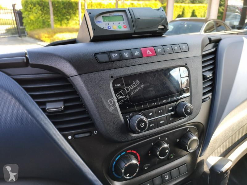 Camião Iveco 70C18 Mroźnia Ściana Grodziowa...