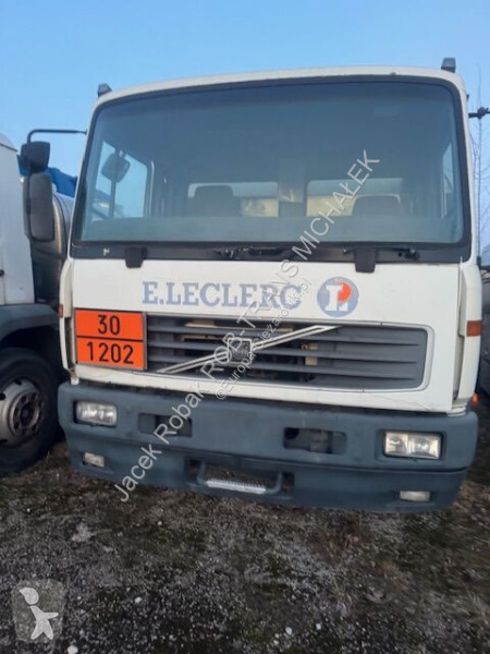 Camión Volvo FL 618