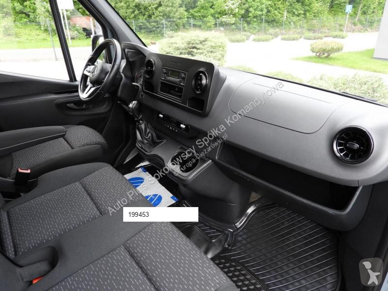 Autoutilitară Mercedes SPRINTER 315 SKRZYNIA 8...
