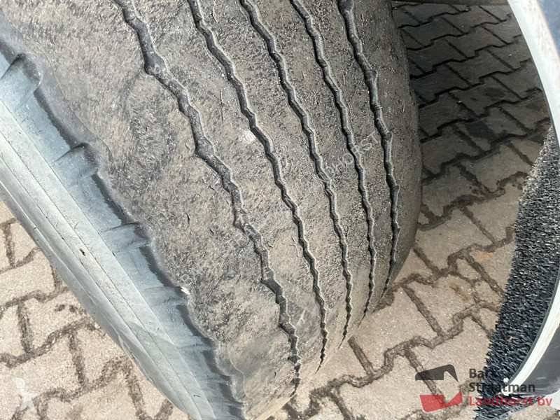 Kamion Volvo 10X4R Euro 5 met 30T HTS Kabel...