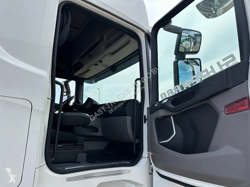 Kamion Scania R660 V8 6x4 or 6x2 Chassis with...