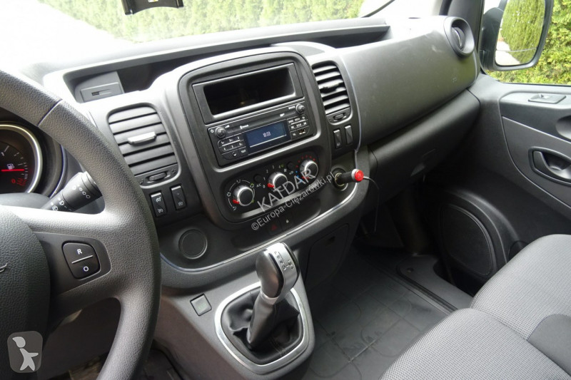 Véhicule utilitaire Renault TRAFIC L2H1 2.0dci...