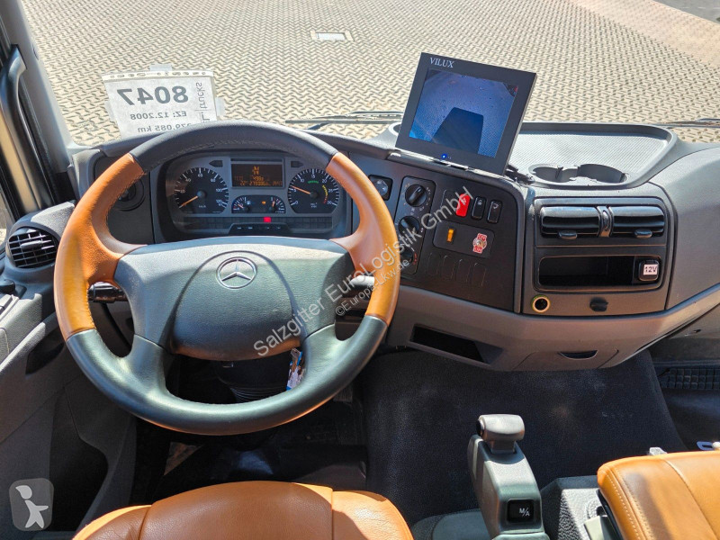 شاحنة Mercedes 818L