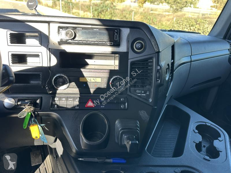 شاحنة Mercedes 2535