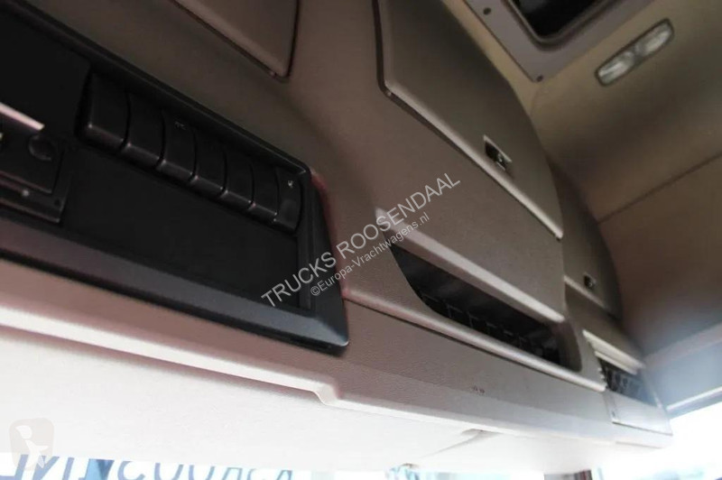 شاحنة DAF 220 + lift + euro 5