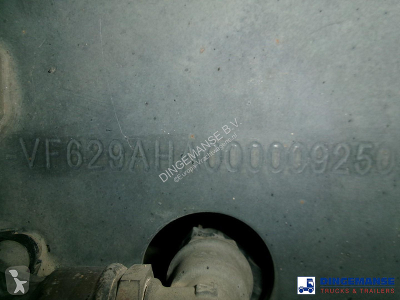 شاحنة Renault 270 4x2 fuel tank 13.8 m3 / 4 comp