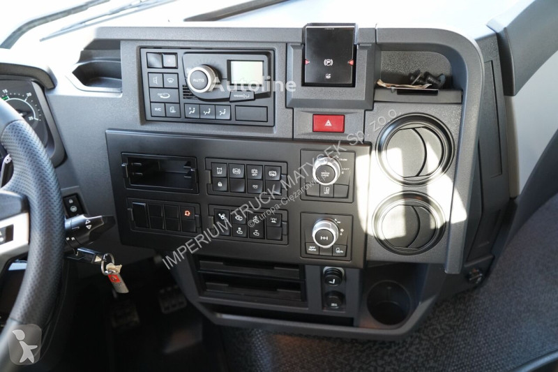 شاحنة Renault F215