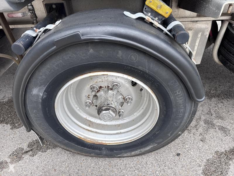 Iveco  40C17 semi-trailer truck