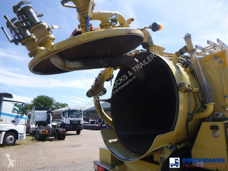 شاحنة Renault D 26 Wide 6x2 vacuum tank 11 m3