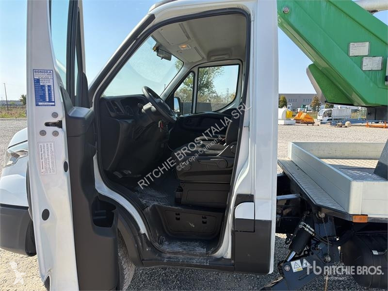 Camion Iveco 19-8,5 HQ 19 m on Iveco 35-140...