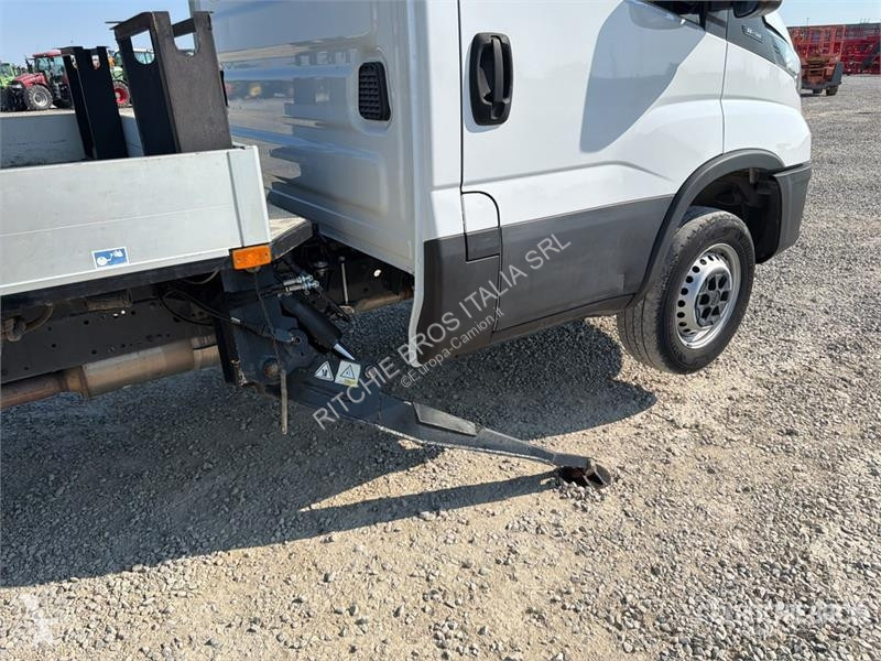 Camion Iveco 19-8,5 HQ 19 m on Iveco 35-140...