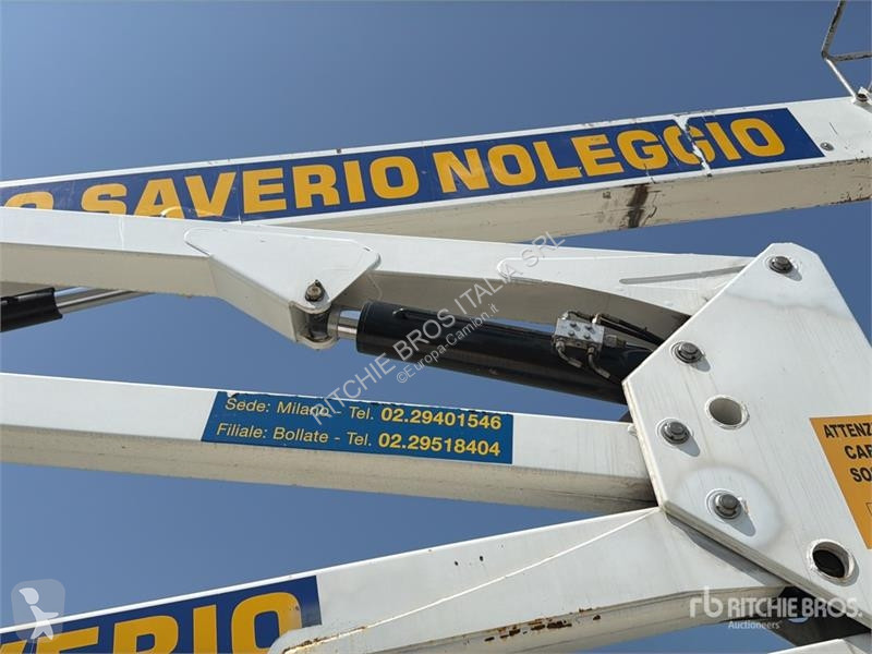 Camión Nissan 35 - 11