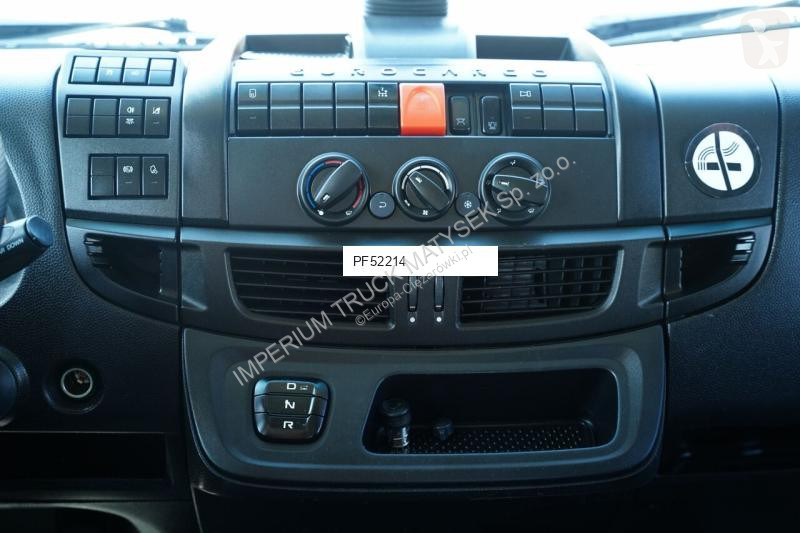 Camión Iveco EUROCARGO / LAWETA HYDRAULICZNA /...