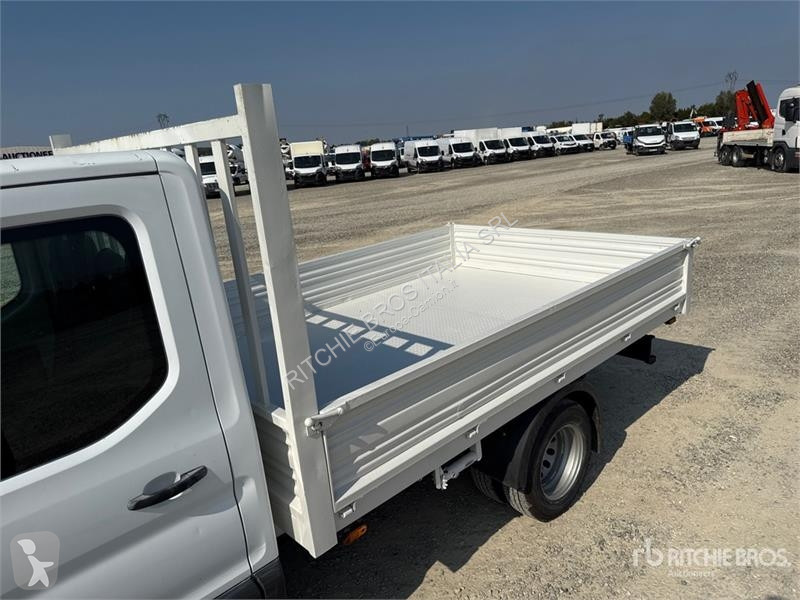 Camión Ford Crew Cab Flatbed Truck