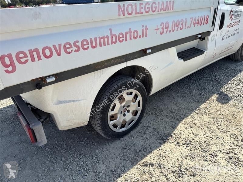 Camión Fiat Work Up Flatbed Truck