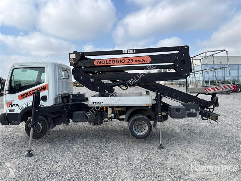 Camion Nissan Isoli PNT 230 20.5 m on Nissan...