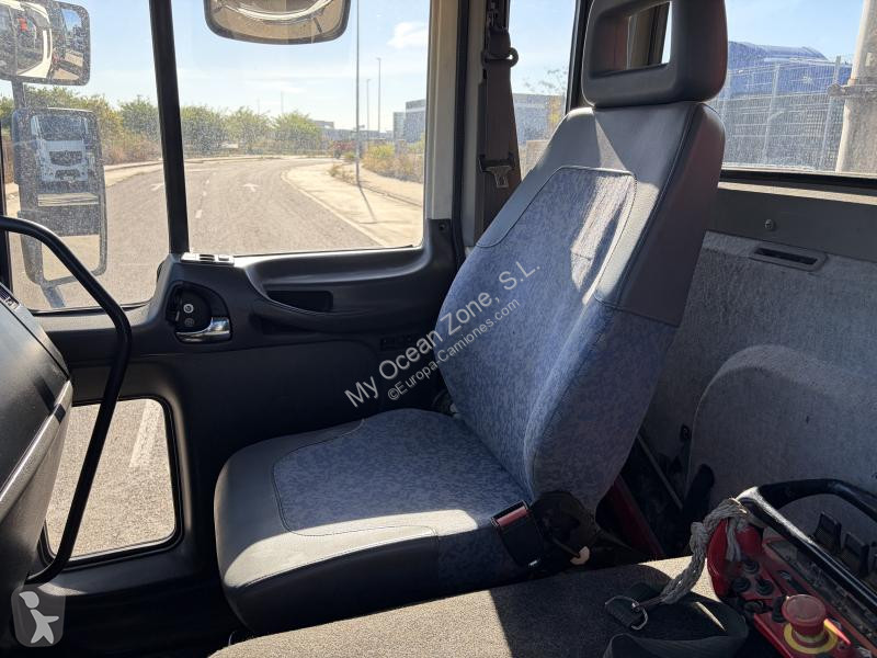 Volvo 220 truck