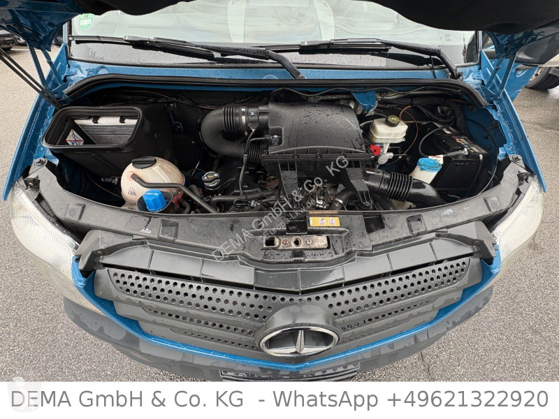 Mercedes 719...