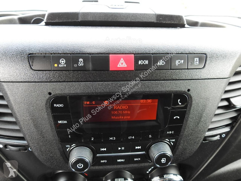 Véhicule utilitaire Iveco DAILY  35S18 PLANDEKA...