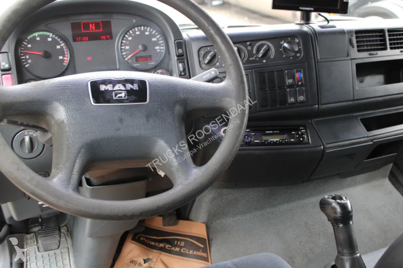 Kamion MAN 12.210 + LIFT + MANUAL