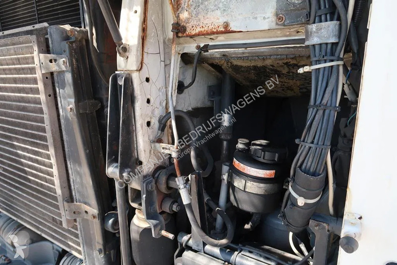 Kamion Scania R143-420 V8 EFFER 8200 Kraan -...