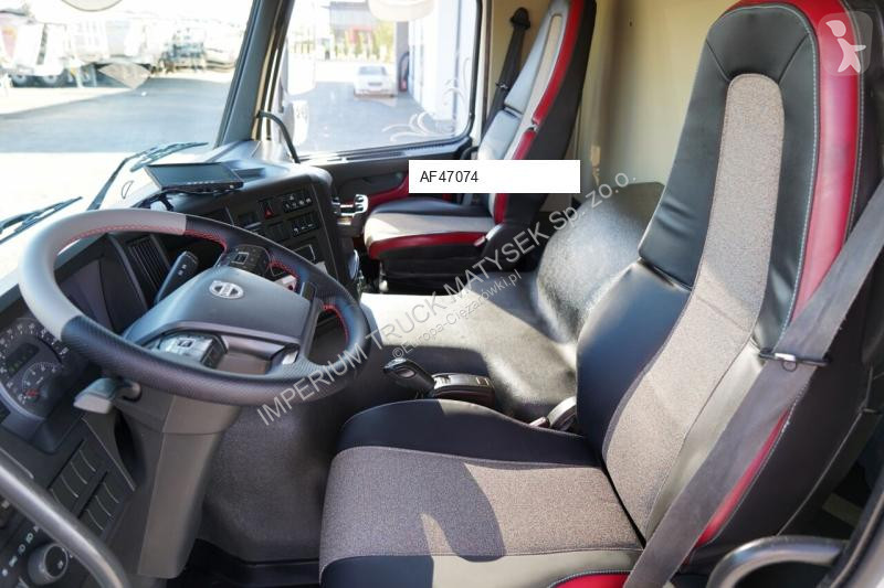 Kamion Volvo FMX 450