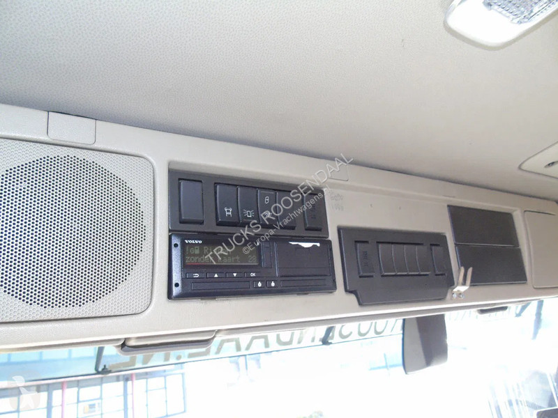 Vrachtwagen Volvo 420 + 8x4 + PALFINGER 24.001...