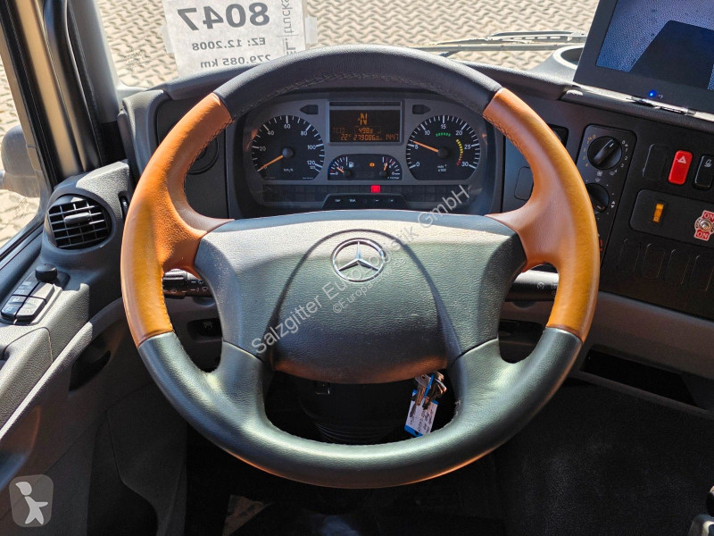 شاحنة Mercedes 818L