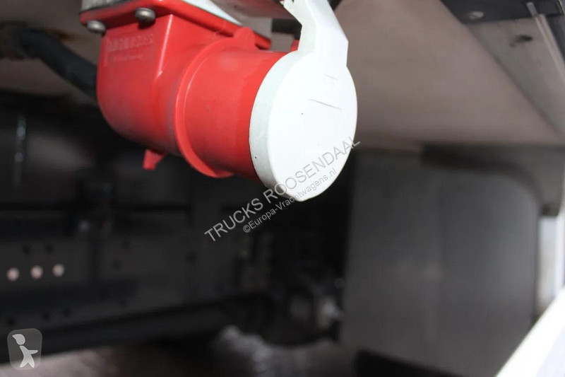 شاحنة Iveco 140e22 + EURO 6 + LOW KM + chereau