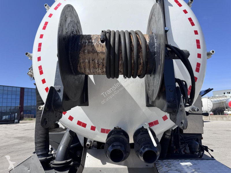 شاحنة Iveco MP410E 42H