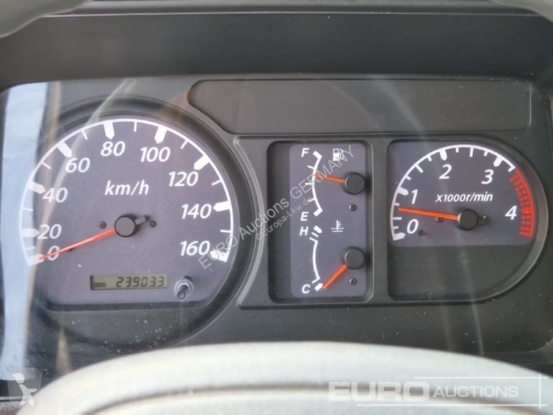 Kamión Isuzu NPR