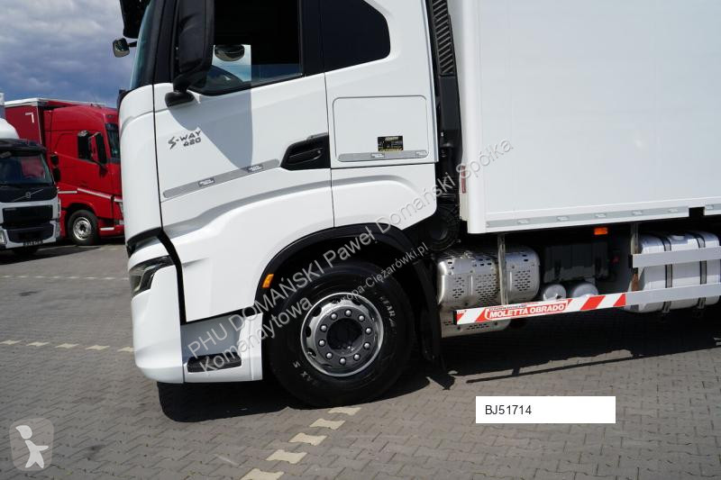 Ciężarówka Iveco / 420 / E 6 / KONTENER + WINDA...