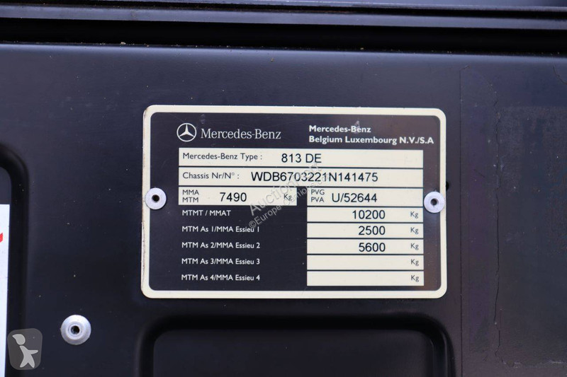 Camion Mercedes 813D