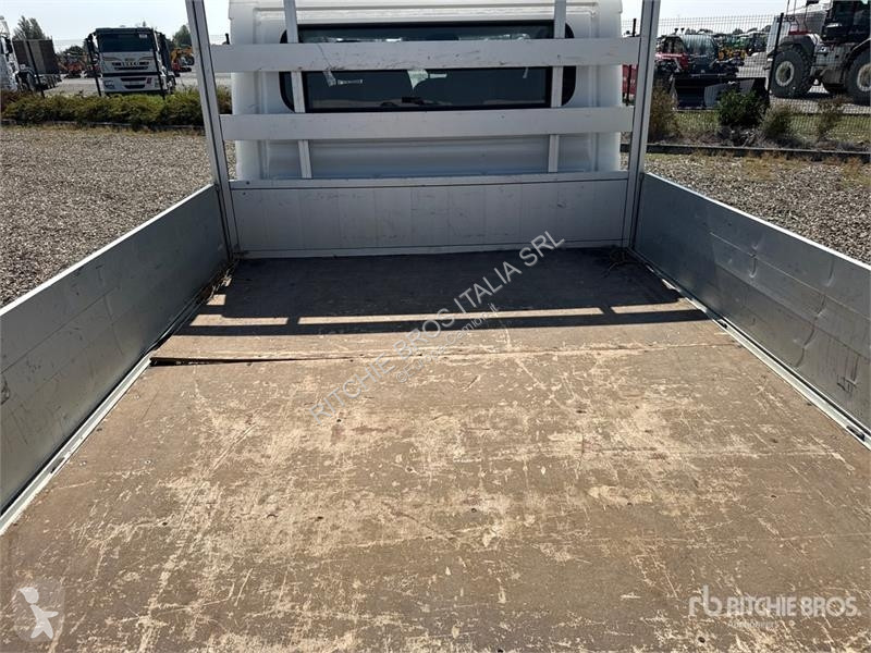 Camión Opel 2.2 103 KW DOKA Crew Cab Flatbed Truck