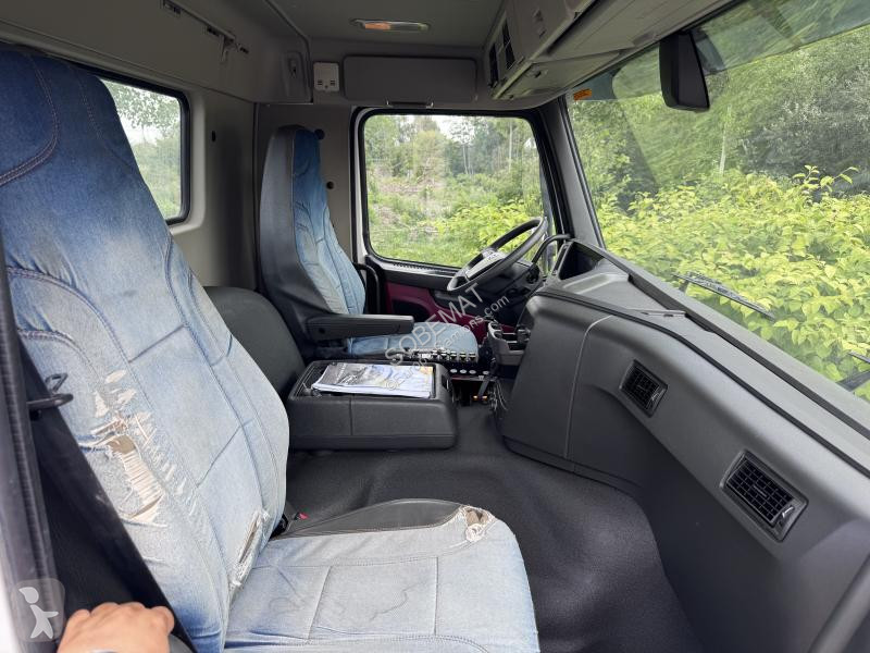 Volvo 420 truck