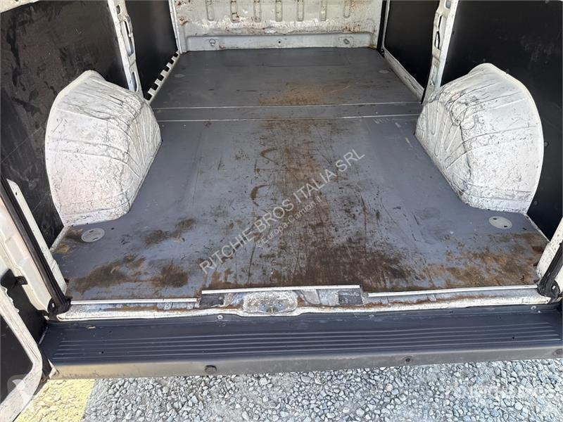 Camion Peugeot 335 L2H2 2.0 BLUEHDI 130CV Van...